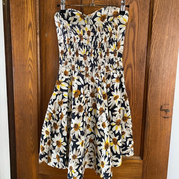 Size small sunflower strapless dress. - Picture 2 of 2